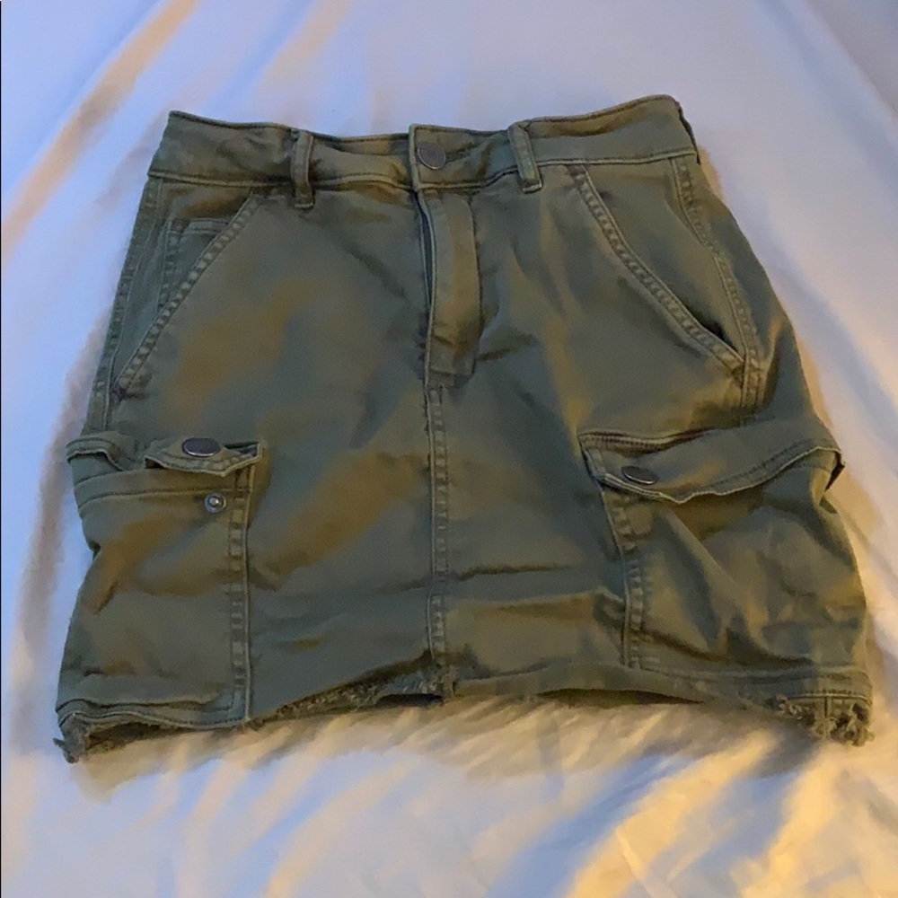Green garage cargo-style skirt